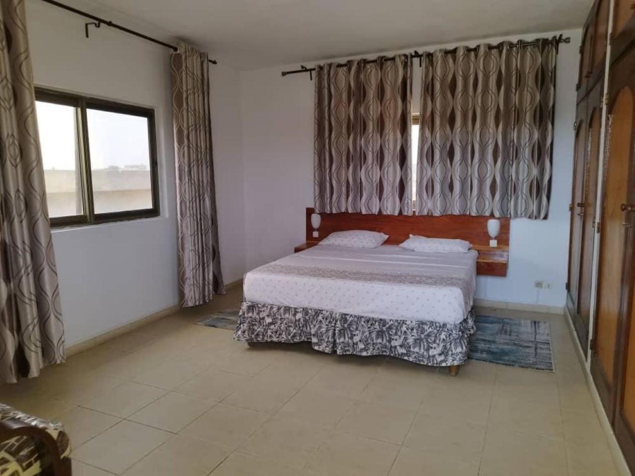 Rosalie'S Suites Lomé Exteriör bild