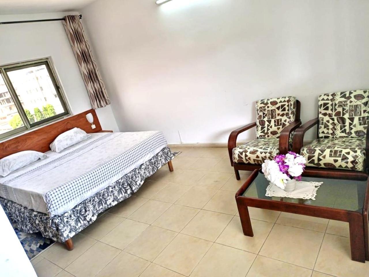 Rosalie'S Suites Lomé Exteriör bild