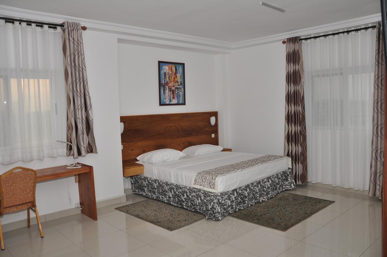 Rosalie'S Suites Lomé Exteriör bild