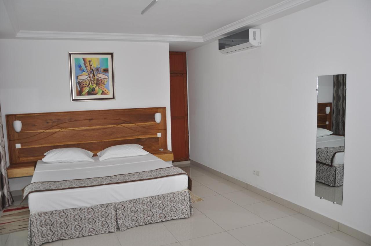 Rosalie'S Suites Lomé Exteriör bild